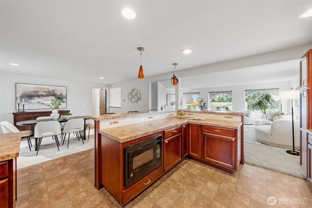 1825 N Lenore Drive, Tacoma, WA 98406