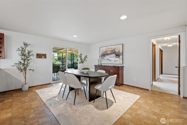 1825 N Lenore Drive, Tacoma, WA 98406