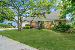 345 W Seaman Avenue, Freeport, NY 11520