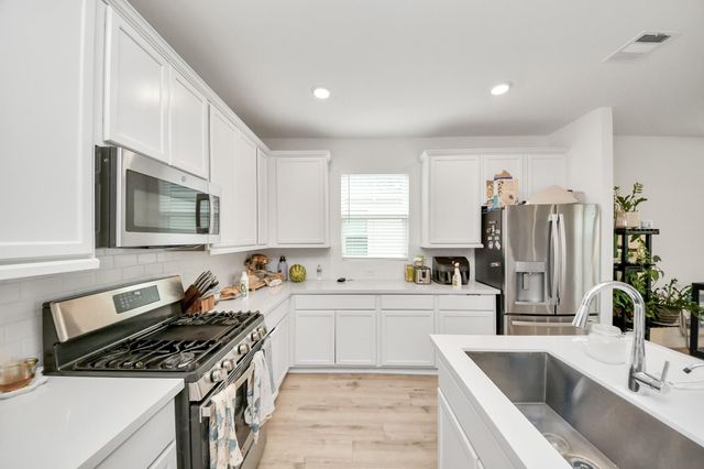21827 Redwood Bluff Trail, Cypress, TX 77433