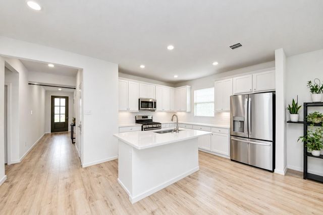 21827 Redwood Bluff Trail, Cypress, TX 77433