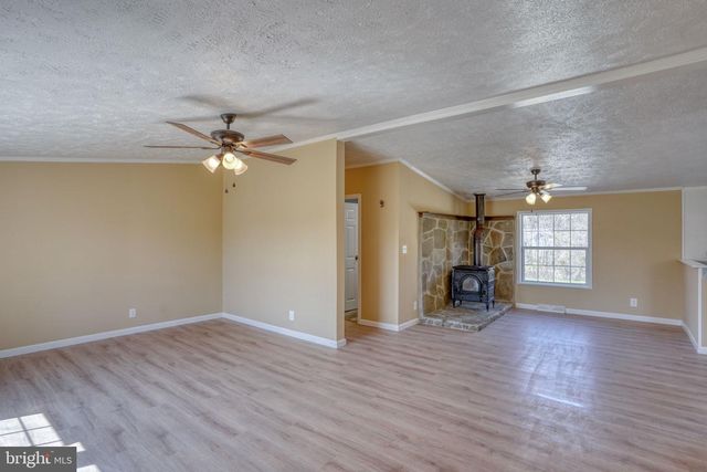 642 FERNWOOD DR, Harrington, DE 19952