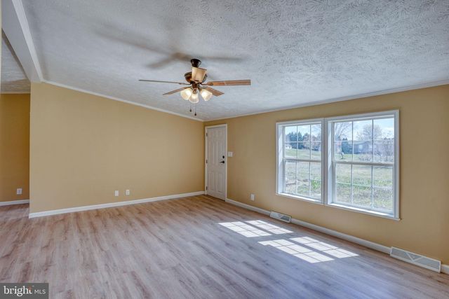 642 FERNWOOD DR, Harrington, DE 19952