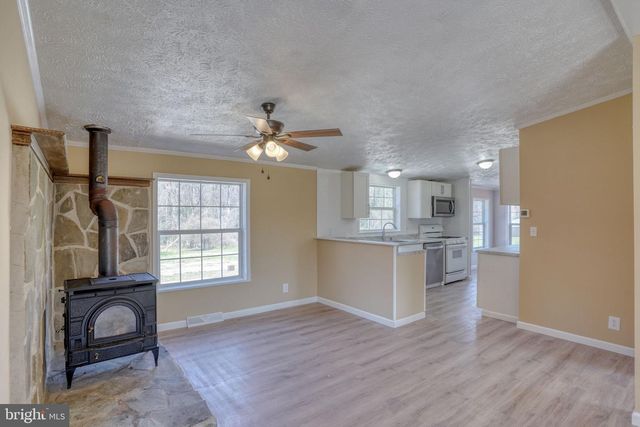 642 FERNWOOD DR, Harrington, DE 19952