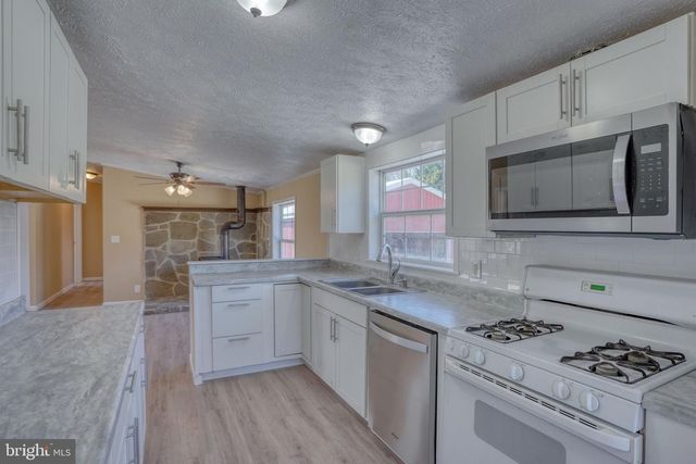 642 FERNWOOD DR, Harrington, DE 19952