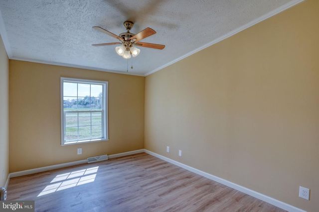 642 FERNWOOD DR, Harrington, DE 19952