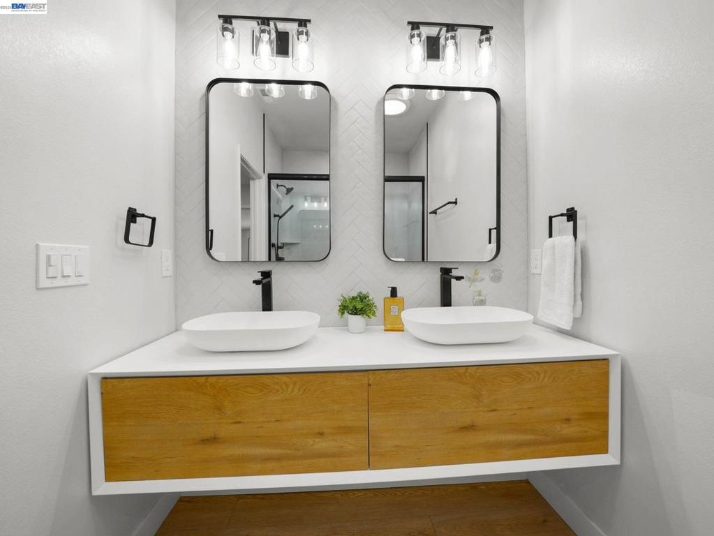 Image 18 of property listing at 43225 Mintwood St, Fremont, CA 94550