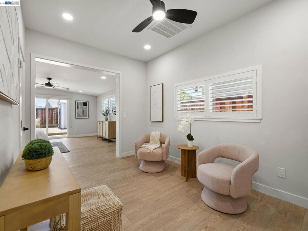 Image 20 of property listing at 43225 Mintwood St, Fremont, CA 94550