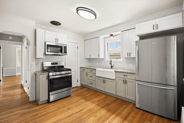 41 Ash Avenue, Cranston, RI 02910