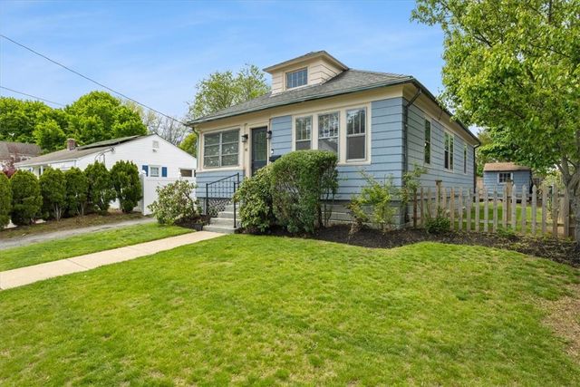 41 Ash Avenue, Cranston, RI 02910