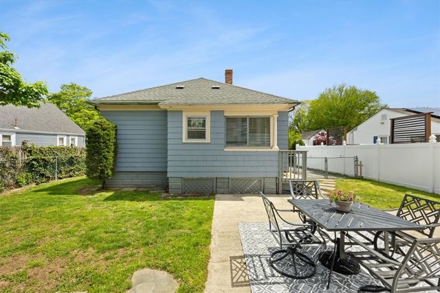 41 Ash Avenue, Cranston, RI 02910