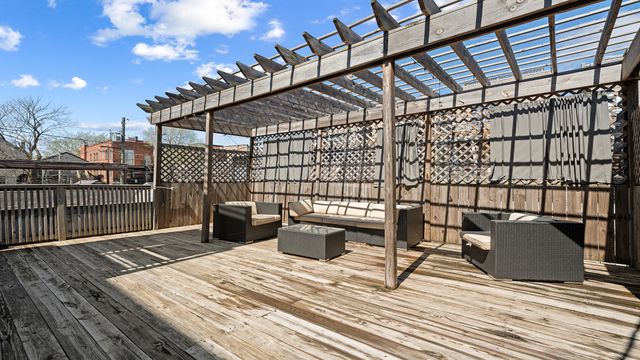 1834 W Rice Street B, Chicago, IL 60622