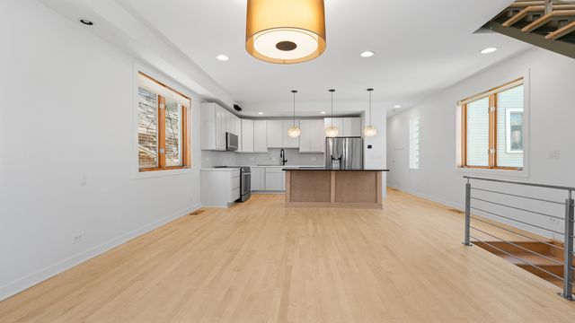 1834 W Rice Street B, Chicago, IL 60622
