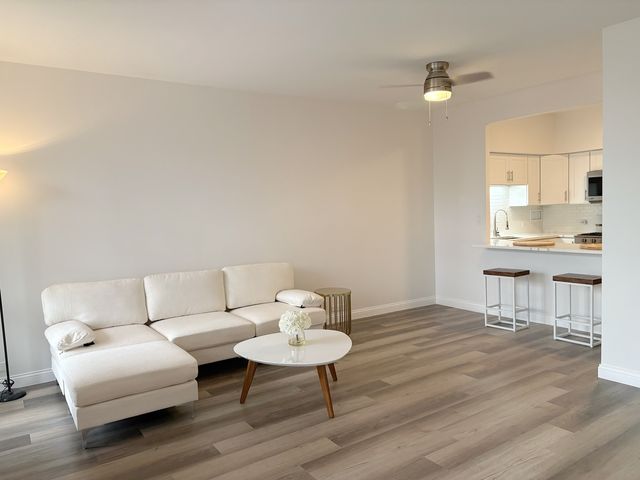 2921 S MICHIGAN Avenue 102, Chicago, IL 60616