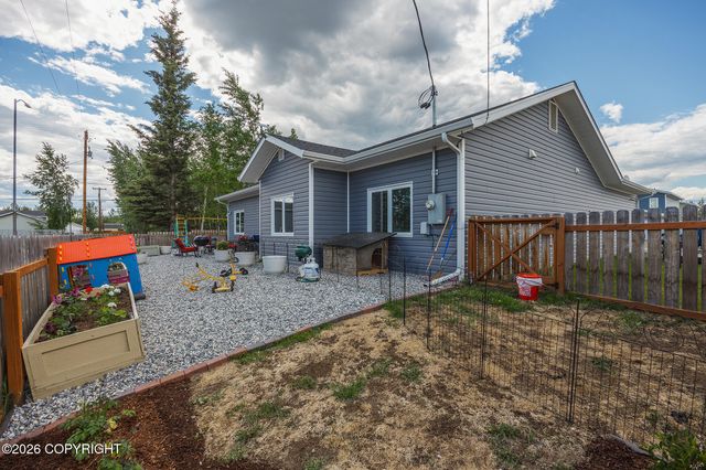 2657 Desert Eagle Loop, North Pole, AK 99705