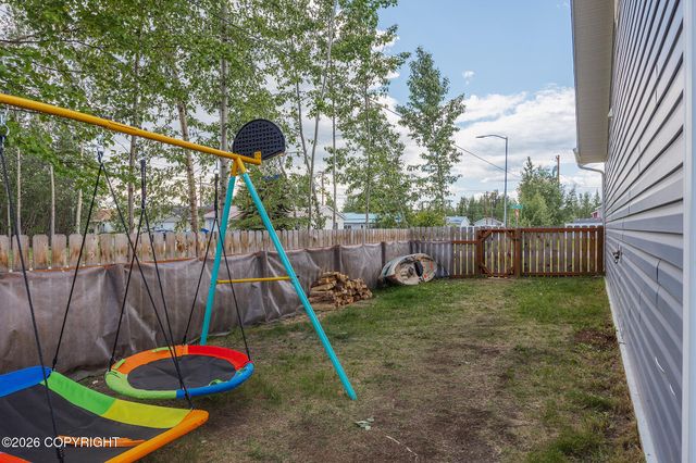 2657 Desert Eagle Loop, North Pole, AK 99705