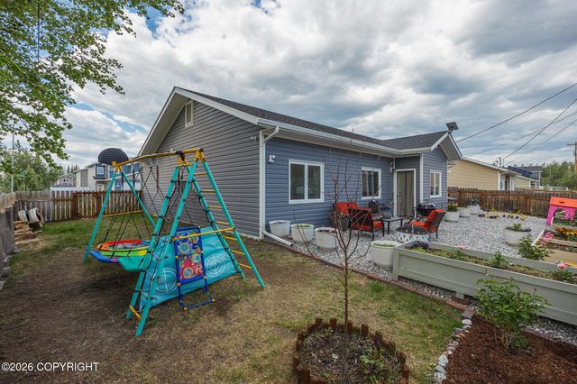 2657 Desert Eagle Loop, North Pole, AK 99705