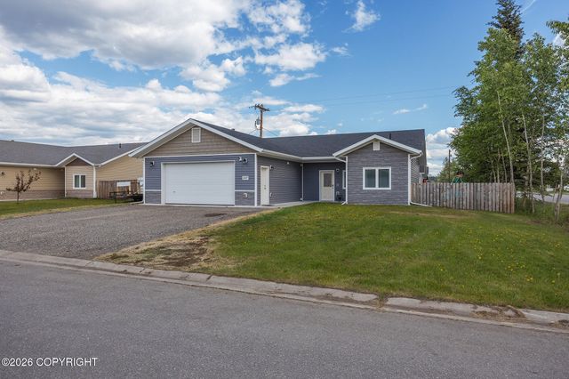 2657 Desert Eagle Loop, North Pole, AK 99705