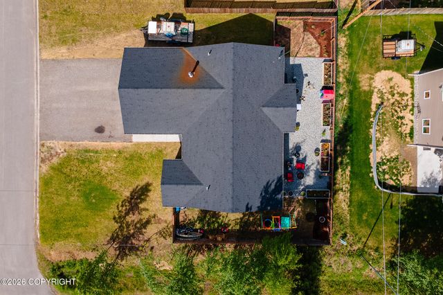 2657 Desert Eagle Loop, North Pole, AK 99705