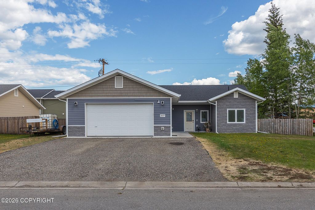 2657 Desert Eagle Loop, North Pole, AK 99705