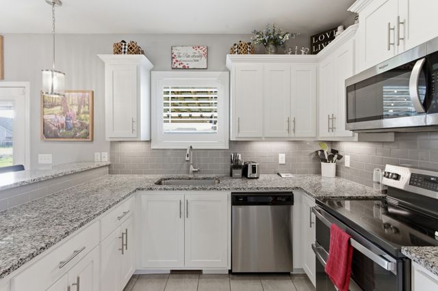 5025 Lady Thatcher Dr, Murfreesboro, TN 37129