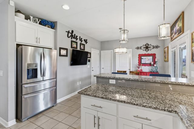 5025 Lady Thatcher Dr, Murfreesboro, TN 37129