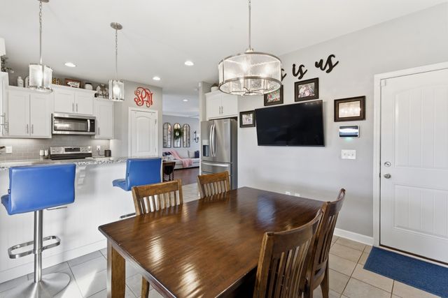 5025 Lady Thatcher Dr, Murfreesboro, TN 37129