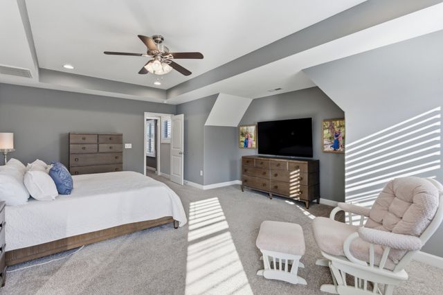 5025 Lady Thatcher Dr, Murfreesboro, TN 37129