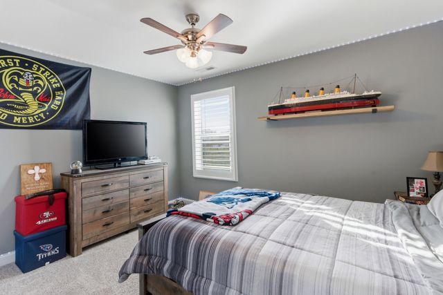 5025 Lady Thatcher Dr, Murfreesboro, TN 37129