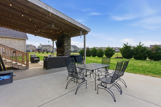 5025 Lady Thatcher Dr, Murfreesboro, TN 37129