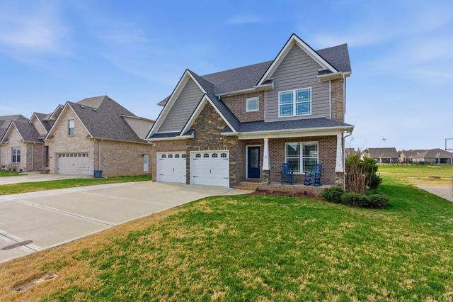 5025 Lady Thatcher Dr, Murfreesboro, TN 37129