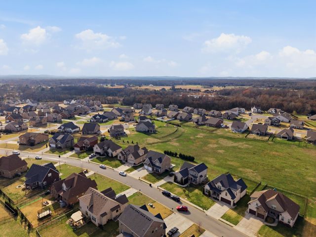 5025 Lady Thatcher Dr, Murfreesboro, TN 37129