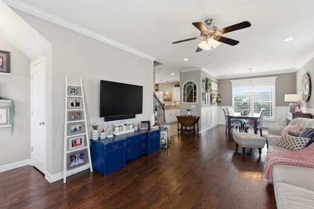 5025 Lady Thatcher Dr, Murfreesboro, TN 37129