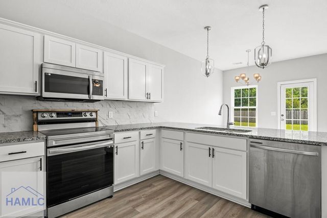147 Battalion Lane, Hinesville, GA 31313