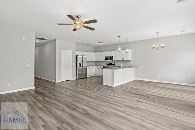 147 Battalion Lane, Hinesville, GA 31313