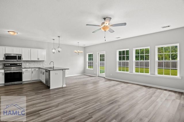 147 Battalion Lane, Hinesville, GA 31313
