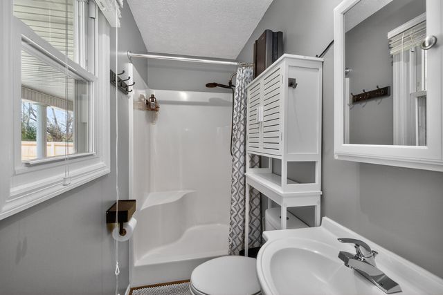 1604 Kennedy Bridge Road, Harrodsburg, KY 40330