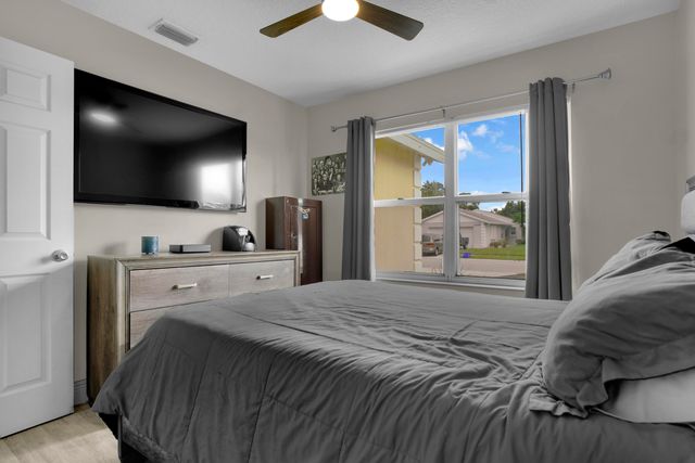 1238 Pine Sage Circle, West Palm Beach, FL 33409