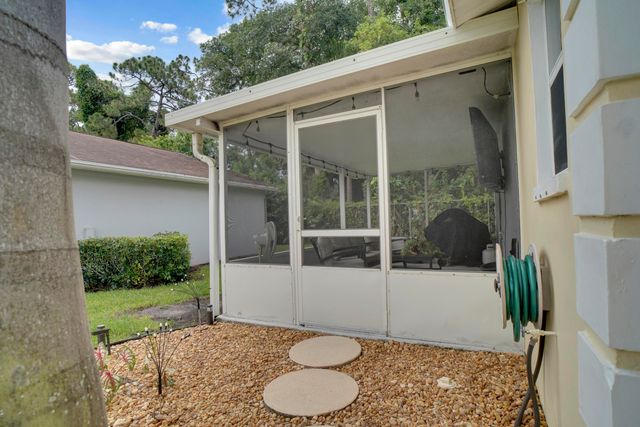 1238 Pine Sage Circle, West Palm Beach, FL 33409