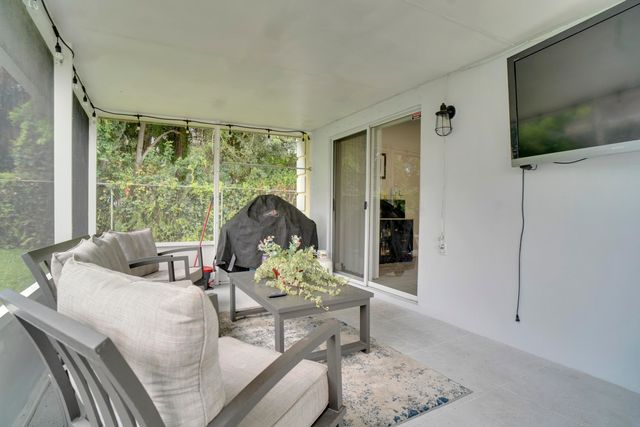 1238 Pine Sage Circle, West Palm Beach, FL 33409