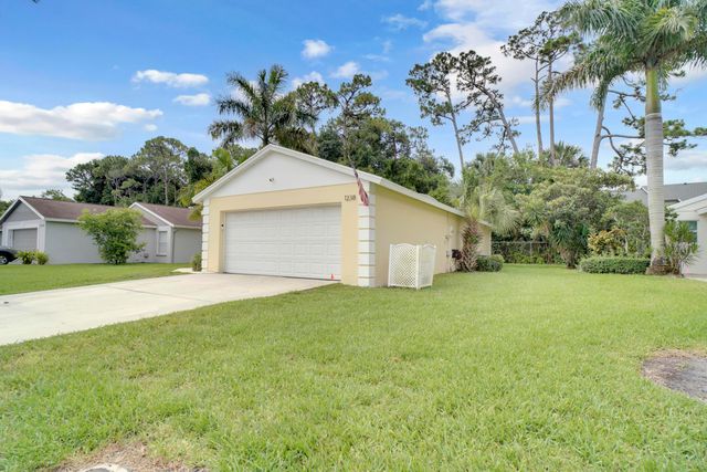 1238 Pine Sage Circle, West Palm Beach, FL 33409