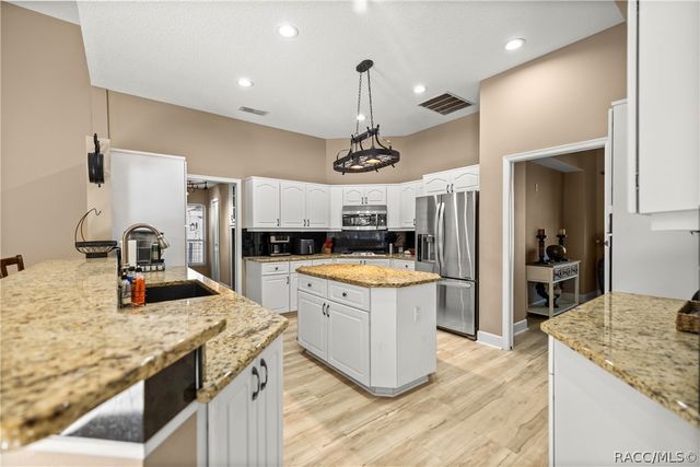 4860 W Angus Drive, Beverly Hills, FL 34465