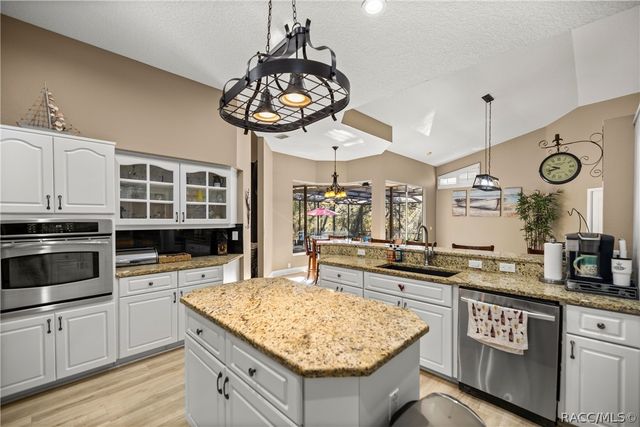 4860 W Angus Drive, Beverly Hills, FL 34465