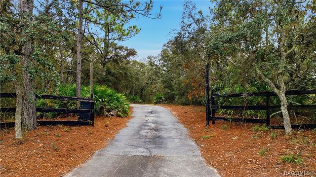 4860 W Angus Drive, Beverly Hills, FL 34465
