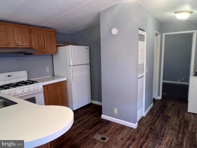 12 CARDINAL LN, Essex, MD 21221