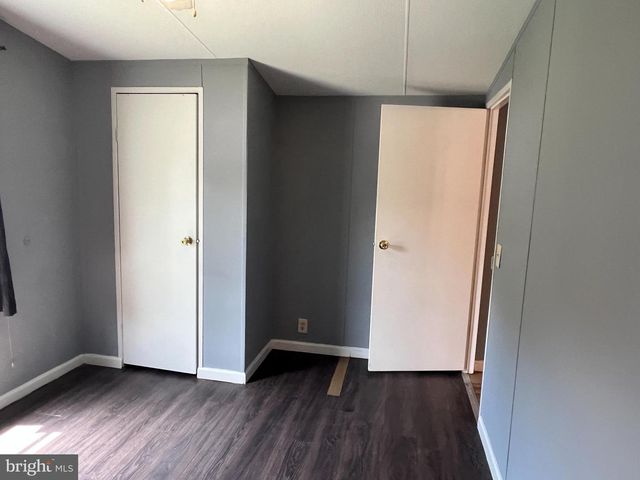 12 CARDINAL LN, Essex, MD 21221