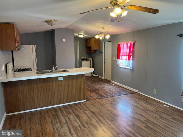 12 CARDINAL LN, Essex, MD 21221