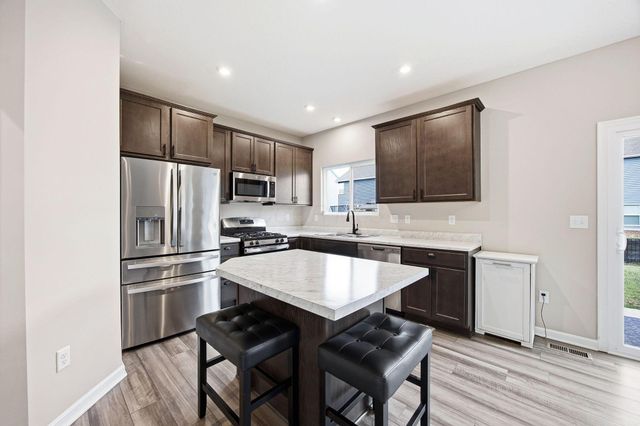 1042 Queen Bee Place, Grove City, OH 43123