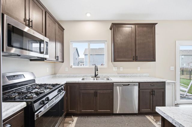 1042 Queen Bee Place, Grove City, OH 43123