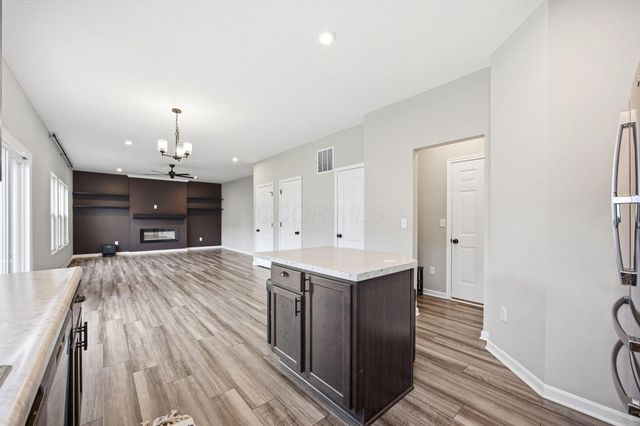 1042 Queen Bee Place, Grove City, OH 43123